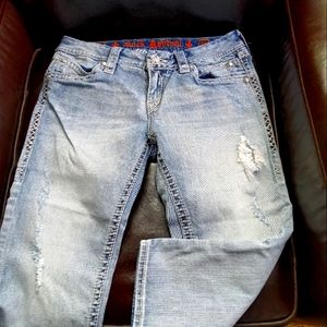 Rock Revival Capri's